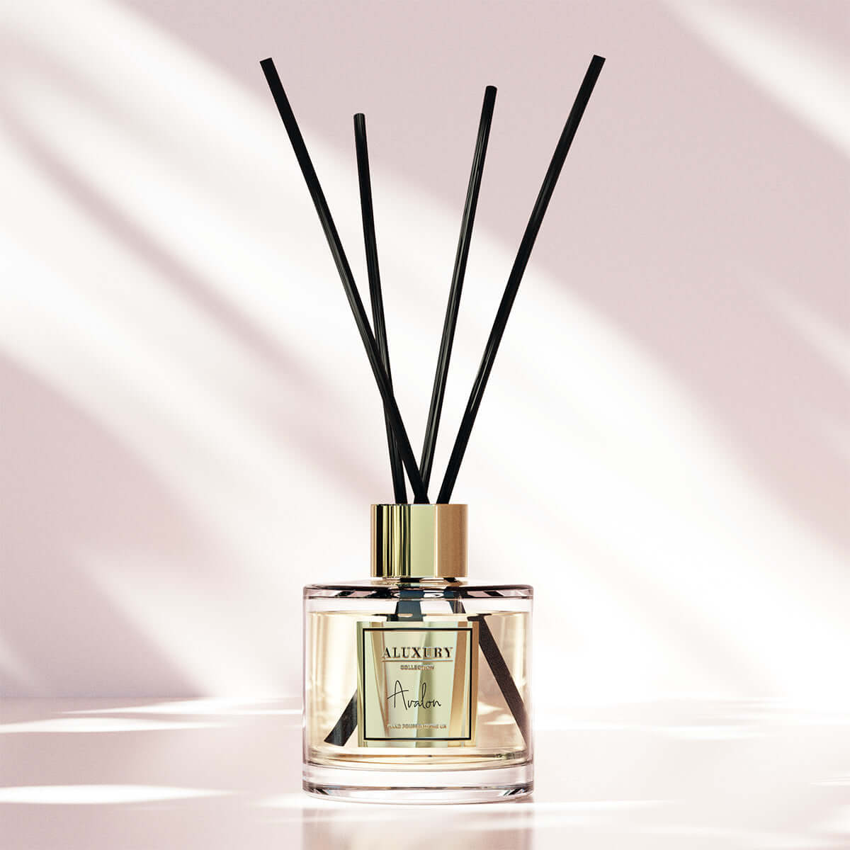 Avalon luxury reed diffuser with black reeds by Aluxury